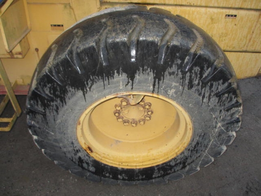 รถตักล้อยาง  WA100-1-3xxxx  สภาพเดิมจากญี่ปุ่น  ยังไม่เคยใช้งานในไทย  โทร.081-373-0559