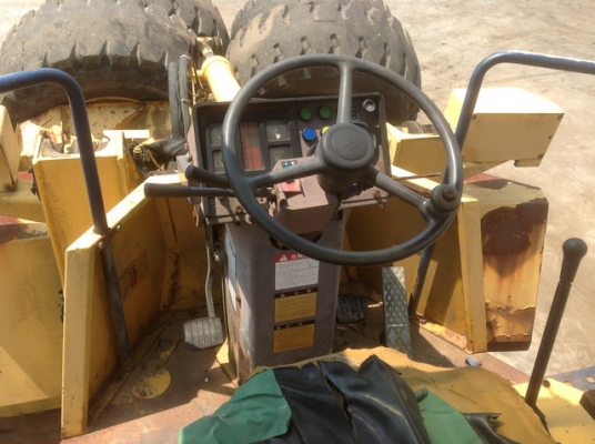 รถตักล้อยาง  WA100-1-3xxxx  สภาพเดิมจากญี่ปุ่น  ยังไม่เคยใช้งานในไทย  โทร.081-373-0559