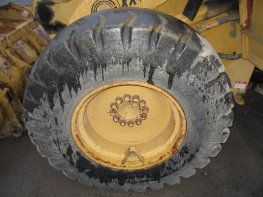 รถตักล้อยาง  WA100-1-3xxxx  สภาพเดิมจากญี่ปุ่น  ยังไม่เคยใช้งานในไทย  โทร.081-373-0559