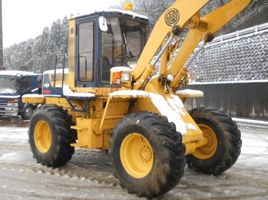 รถตักล้อยาง  WA100-1-3xxxx  สภาพเดิมจากญี่ปุ่น  ยังไม่เคยใช้งานในไทย  โทร.081-373-0559