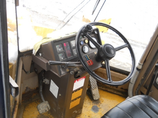 รถตักล้อยาง  WA100-1-3xxxx  สภาพเดิมจากญี่ปุ่น  ยังไม่เคยใช้งานในไทย  โทร.081-373-0559