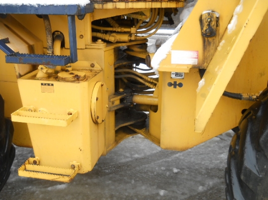 รถตักล้อยาง  WA100-1-3xxxx  สภาพเดิมจากญี่ปุ่น  ยังไม่เคยใช้งานในไทย  โทร.081-373-0559