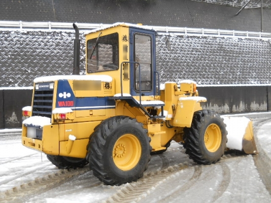 รถตักล้อยาง  WA100-1-3xxxx  สภาพเดิมจากญี่ปุ่น  ยังไม่เคยใช้งานในไทย  โทร.081-373-0559