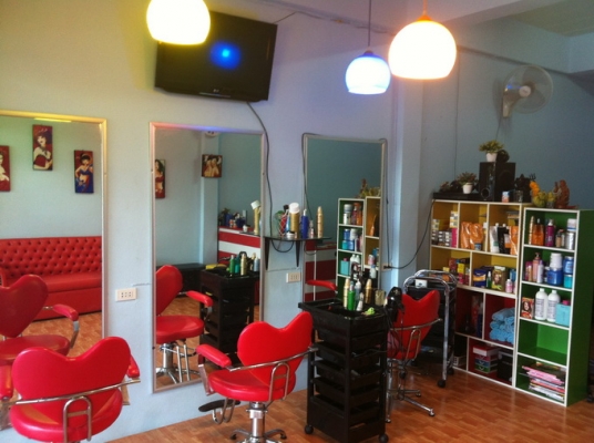 เซ้งร้าน เสริมสวย มีลูกค้าประจำ รายได้เดือนละ 25000-50000 กว่าๆ ใกล้เวอคพอยต์รังสิต 0819928845