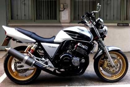 ขาย CB400 ปี98 เวอชั่นS อินวอยแท้ๆ สภาพสวยๆ ราคา82000บาท ด่วนๆๆ ต่อรองได้ครับ