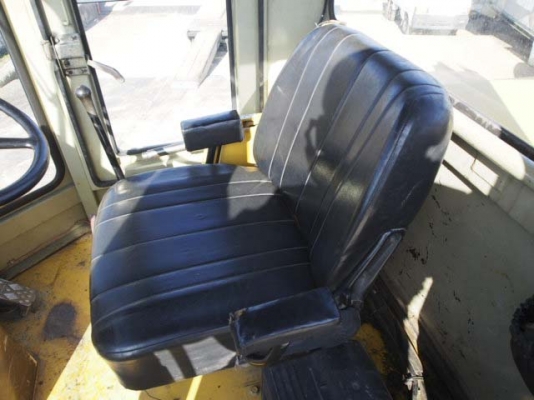 รถตักล้อยาง  WA100-1-3xxxx  สภาพเดิมจากญี่ปุ่น  ยังไม่เคยใช้งานในไทย  มาถึงไทยเร็ว ๆ นี้  โทร.081-373-0559