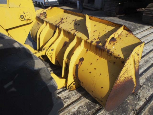 รถตักล้อยาง  WA100-1-3xxxx  สภาพเดิมจากญี่ปุ่น  ยังไม่เคยใช้งานในไทย  มาถึงไทยเร็ว ๆ นี้  โทร.081-373-0559