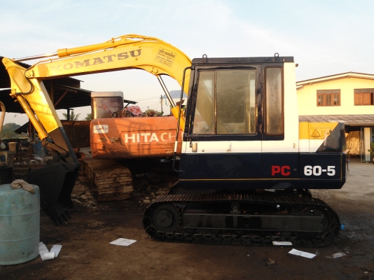 ขายรถแมคโครPC60-5 สภาพพร้อมใช้ เอกสารอินวอย สนใจติดต่อ บอย 085-156-2314