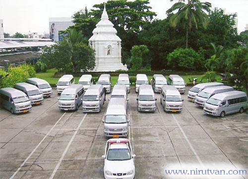 บริการ รถตู้เชียงใหม่ ให้เช่าแบบ VIP 10 ที่นั่ง และ VIP 14 ที่นั่ง บริการนำเที่ยวทั่วไทย