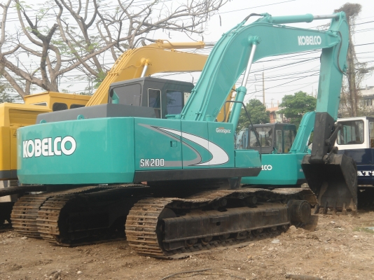 ขายรถแมคโครSK200 // สภาพพร้อมใช้ สนใจติดต่อ บอย085-156-2314