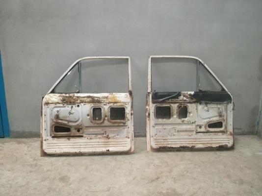 ขายประตู่ดัทสัน 521 จำนวน1 คู่ กระจกมีครบคับ กระจกไม่มีแตกคับ ขายประตู่ดัทสัน 521 จำนวน1 คู่ กระจกมีครบคับ กระจกไม่มีแตกคับ