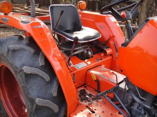 คูโบต้า L3408 4 WD 2 เพลา ใบมีดหน้า  ผาน 6x22 ทำงาน สภาพดีครับ..