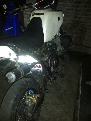 ปล่อย2คันครับ c70ทะเบียนเครื่องดรีม100 กับ yamaha tdr80ทะเบียนเครื่องโนวา110ดิสเบรคหน้าหลัง ทรงคล้ายๆksrครับ ..เครื่องดีทั้งคู่ อยุ่กรุงเทพ เหมา2คัน19999