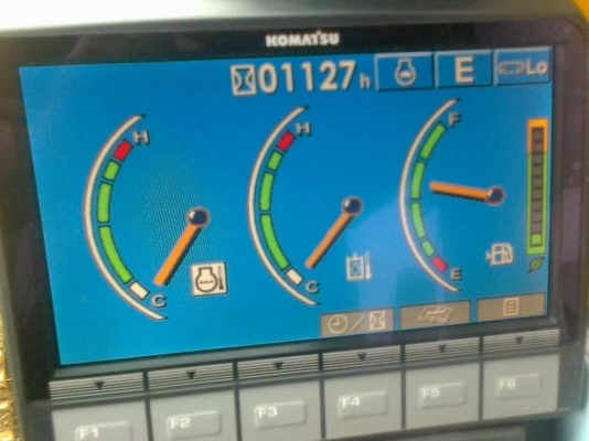 KOMATSU PC 200-8 สภาพสวยเหมือนใหม่ ทำงาน 1,127 ชม. ช่วงล่างเต็มพร้อมใช้งานได้เลย เอกสารเล่มทะเบียนครบพร้อมโอน ราคาต่อรองเงินดาวน์ได้นะครับ
