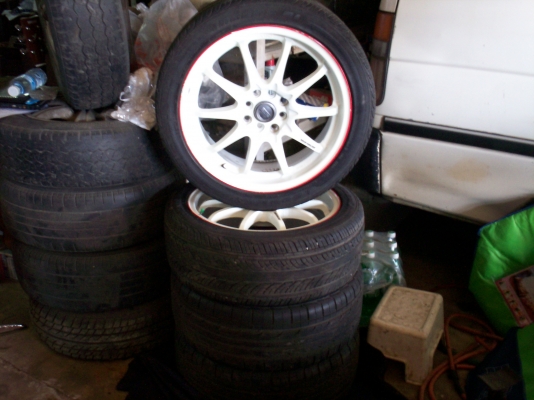 ขาย แม็กVOLK RACING 17" สีขาวพร้อมยาง215/45/17