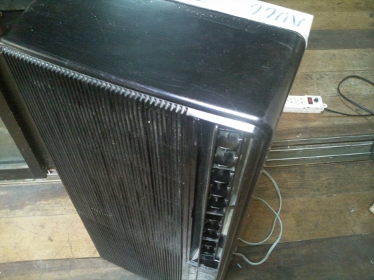 ขายแอร์หน้าต่างยี่ห้อcorona ญี่ปุ่นไฟ220โวลท์