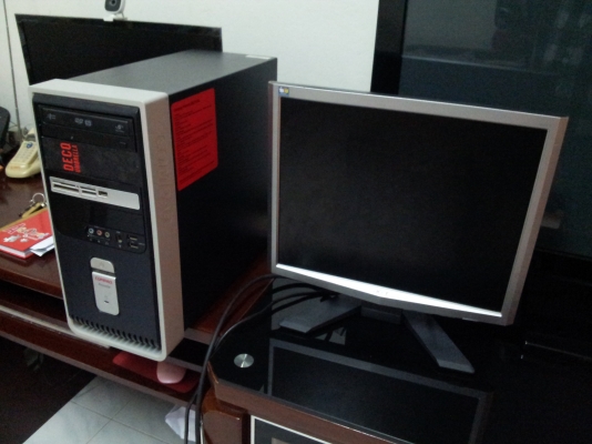 ขายถูกมากๆ PCคอมพิวเตอร์compaq พร้อมจอ acer17น้ิว