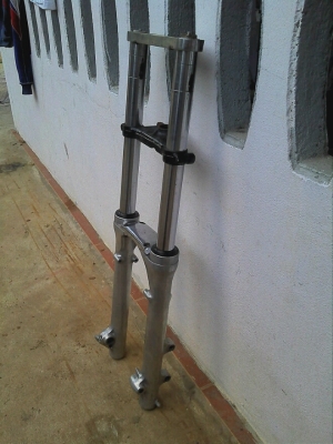 ขายโช้คหน้า Honda แกนโช้ค 39 มม.