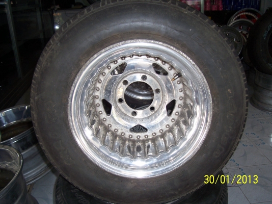 ล้อ CENTER LINE  MADE IN U.S.A. กว้าง 12นิ้ว  ET -98 ขอบ 15 พร้อมยาง 305-50-15 BF