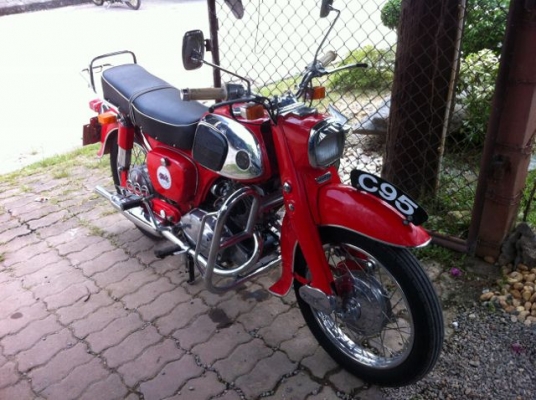 ขายหรือแลกครับ honda c92 สีแดงสด สภาพจบๆ