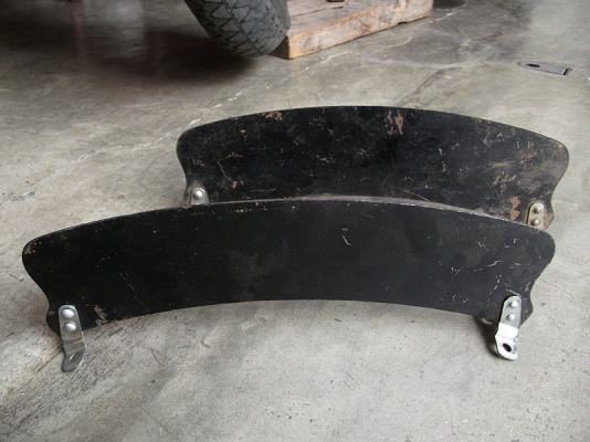 ขายแผ่นเหล็กป้ายทะเบียนแบบโค้งติดบังโคนหน้ารถโบราณ งานเก่าพร้อมขายึด สวยๆลองดูก่อน มีรูปครับ