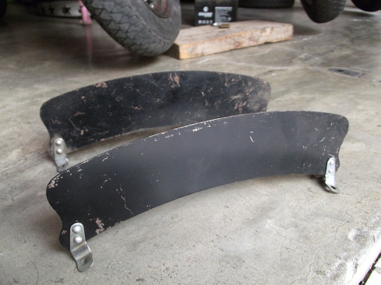 ขายแผ่นเหล็กป้ายทะเบียนแบบโค้งติดบังโคนหน้ารถโบราณ งานเก่าพร้อมขายึด สวยๆลองดูก่อน มีรูปครับ