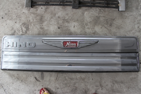 แผงหน้าฮีโน่  (เก่าญี่ปุ่่น)