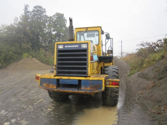 รถตักล้อยาง  WA350-1-20423  สภาพเดิมจากญี่ปุ่น  ยังไม่เคยใช้งานในไทย  รถอยู่ระหว่างเดินทางเข้าไทย  โทร.081-373-0559