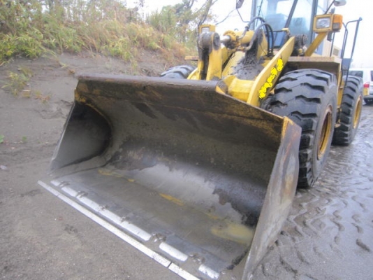 รถตักล้อยาง  WA350-1-20423  สภาพเดิมจากญี่ปุ่น  ยังไม่เคยใช้งานในไทย  รถอยู่ระหว่างเดินทางเข้าไทย  โทร.081-373-0559