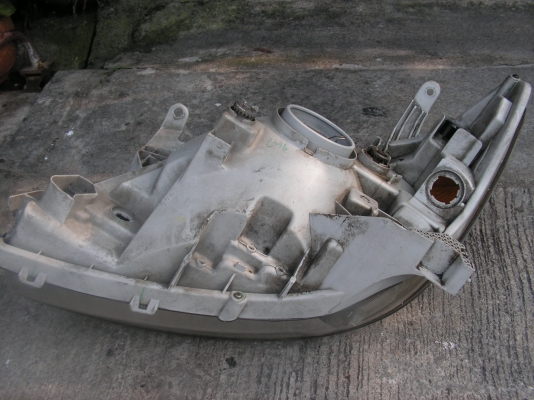 โคมไฟหน้าวีโก้ข้างขวา โคมไฟหน้าวีโก้ข้างขวา