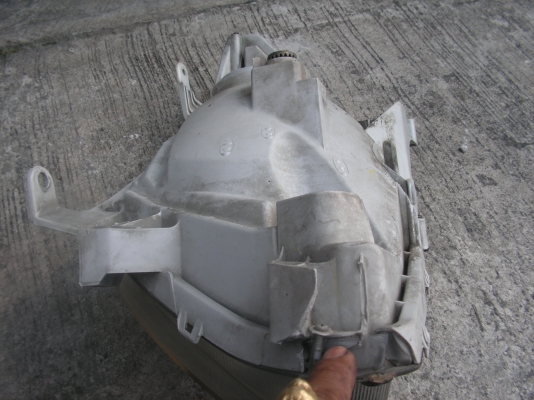 โคมไฟหน้าวีโก้ข้างขวา โคมไฟหน้าวีโก้ข้างขวา