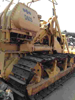 ขายรถแทรกเตอร์ KOMATSU D60S สภาพพร้อมใช้งาน ต่อรองราคาได้อีก เจ้าของขายเอง ติดต่อโดยตรง คุณอัมพร (เจ๊ป้อม)  086-372-2080