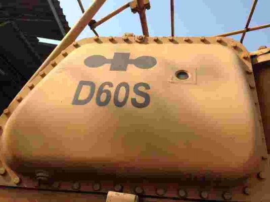 ขายรถแทรกเตอร์ KOMATSU D60S สภาพพร้อมใช้งาน ต่อรองราคาได้อีก เจ้าของขายเอง ติดต่อโดยตรง คุณอัมพร (เจ๊ป้อม)  086-372-2080