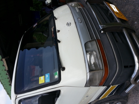 ขายด่วนรถตู้หัวจรวดหลังคาเตี้ยสวยๆ ขายด่วนรถตู้หัวจรวดหลังคาเตี้ยสวยๆ