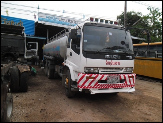 รถบรรทุกน้ำมัน ครัชซีจัมโบ้ เครื่อง 210 แรง สภาพดี สวยๆ