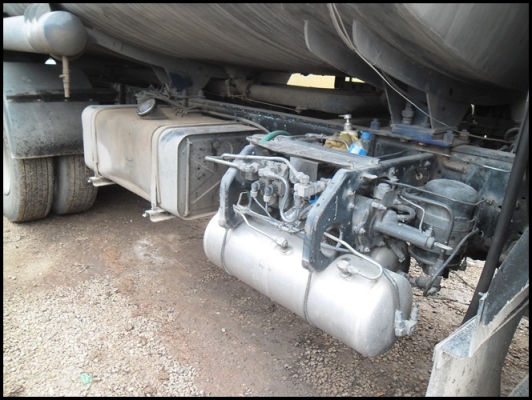 รถบรรทุกน้ำมัน ครัชซีจัมโบ้ เครื่อง 210 แรง สภาพดี สวยๆ