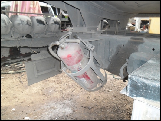 รถบรรทุกน้ำมัน ครัชซีจัมโบ้ เครื่อง 210 แรง สภาพดี สวยๆ