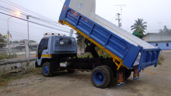 ขาย NPR 115 แรง เครื่องดี เพาเวอร์  กระบะใหม่  มีเกียร์สโสร ช่วงล่างF พร้อมโอน ดั้ม 5คิว