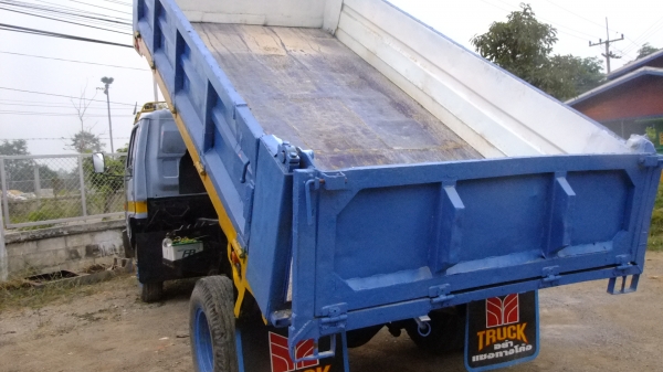 ขาย NPR 115 แรง เครื่องดี เพาเวอร์  กระบะใหม่  มีเกียร์สโสร ช่วงล่างF พร้อมโอน ดั้ม 5คิว