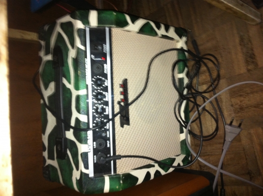 กีต้าไฟฟ้าพร้อมตู้แอม ขายแล้ว กีต้าไฟฟ้าพร้อมตู้แอม ขายแล้ว