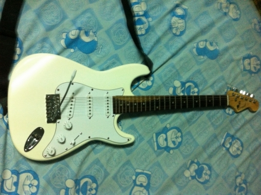 กีต้าไฟฟ้าพร้อมตู้แอม ขายแล้ว