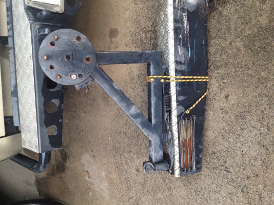 ขากันชนอีซูซุดราก้อน