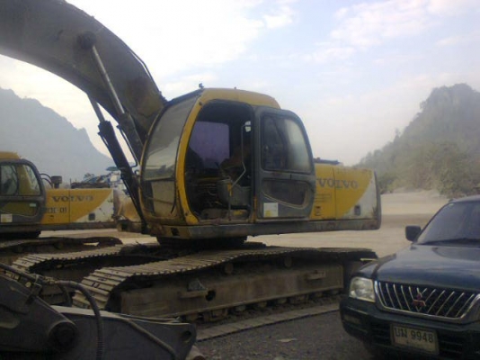 ขายVOLVO  2คัน สภาพพร้อมใช้ ติดต่อได้ที่คุณ อ๊อฟ พิจิตร 086-737-9991