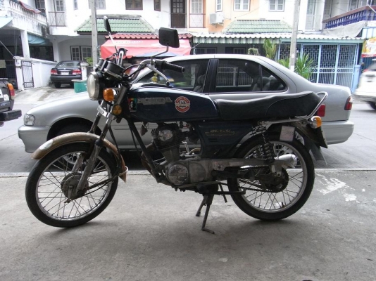 ขาย Honda GL 100 สภาพเดิมๆเเห้งสุดๆ ขี่ได้มีทะเบียนพร้อมโอน ขาดต่อหนึ่งปี ขาย Honda GL 100 สภาพเดิมๆเเห้งสุดๆ ขี่ได้มีทะเบียนพร้อมโอน ขาดต่อหนึ่งปี