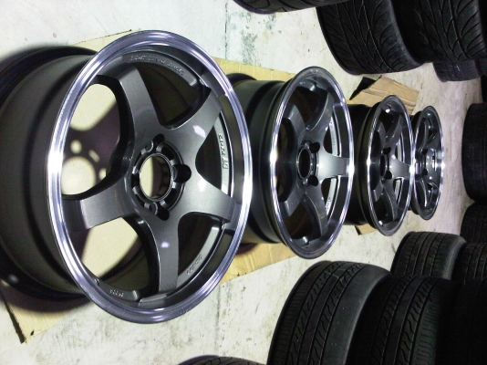 ขายล้อขอบ15กว้าง7 สวยๆซิ่งๆ มี2ชุด  ถูกๆ