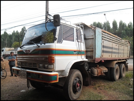 สิบล้อซูโม่ 227 2เพลาดั้ม สภาพดี สวยๆ