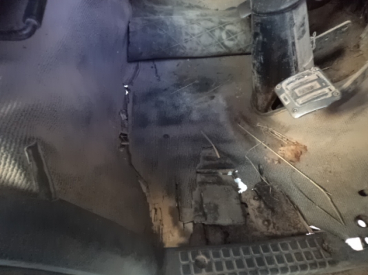 ขายรถโตโยต้า6ล้อBU87เครื่องอีซูซุ110แรง ขายไปวัดศรีสุวันนาราช จ.สุรินร์แล้วคับ ขอบคุณคับ