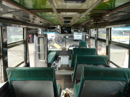 minibus เล็กสีเหลือง minibus เล็กสีเหลือง