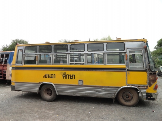 minibus เล็กสีเหลือง minibus เล็กสีเหลือง