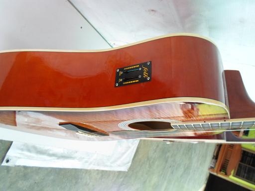 ขายกีต้าร์โปรงไฟฟ้า มือสองสภาพใหม่ สองตัวราคาถูกมาก ขายกีต้าร์โปรงไฟฟ้า มือสองสภาพใหม่ สองตัวราคาถูกมาก